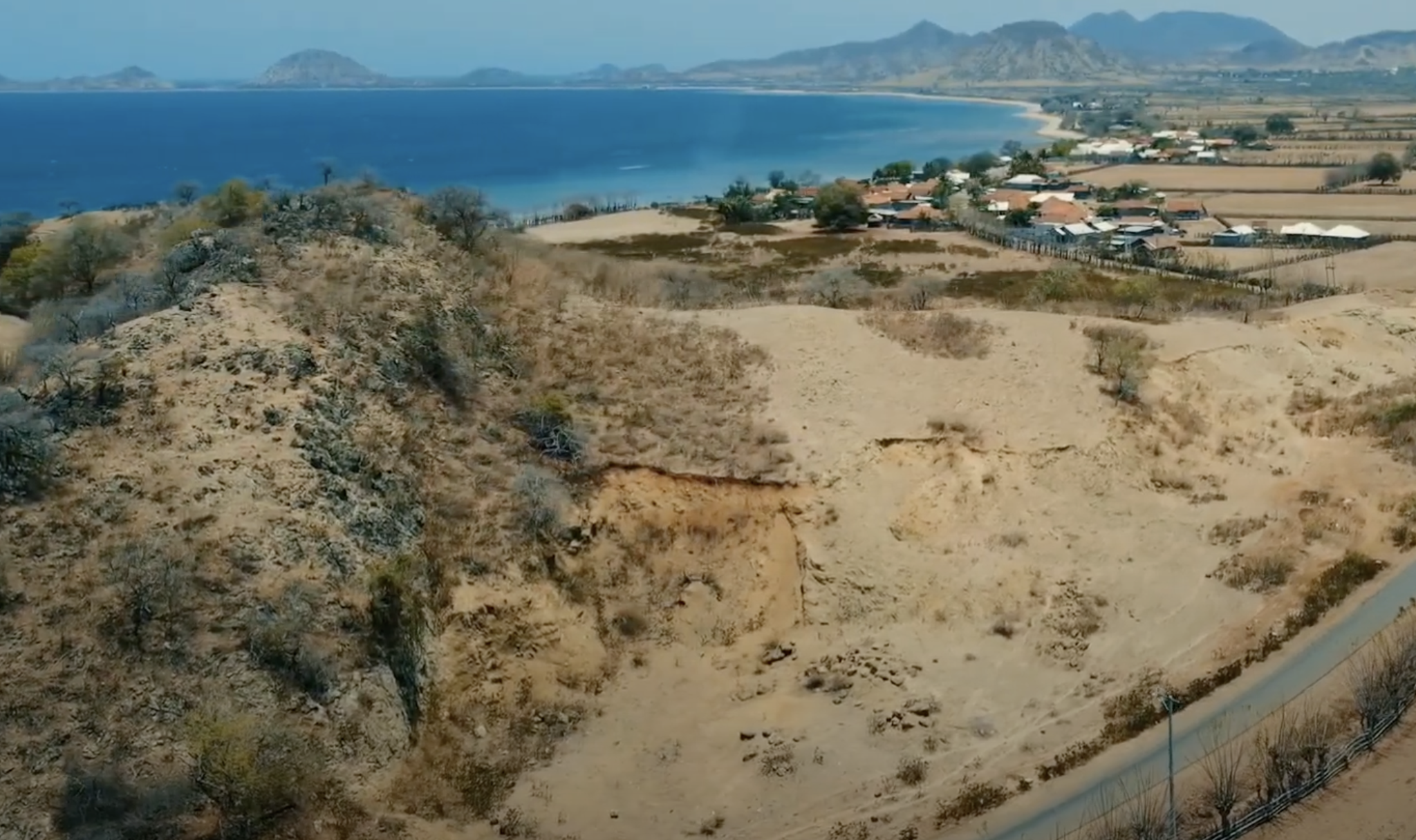 Kuang Busur Mountain Land Sumbawa